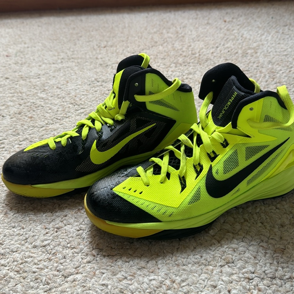 Nike Hyperdunks - Picture 2 of 3